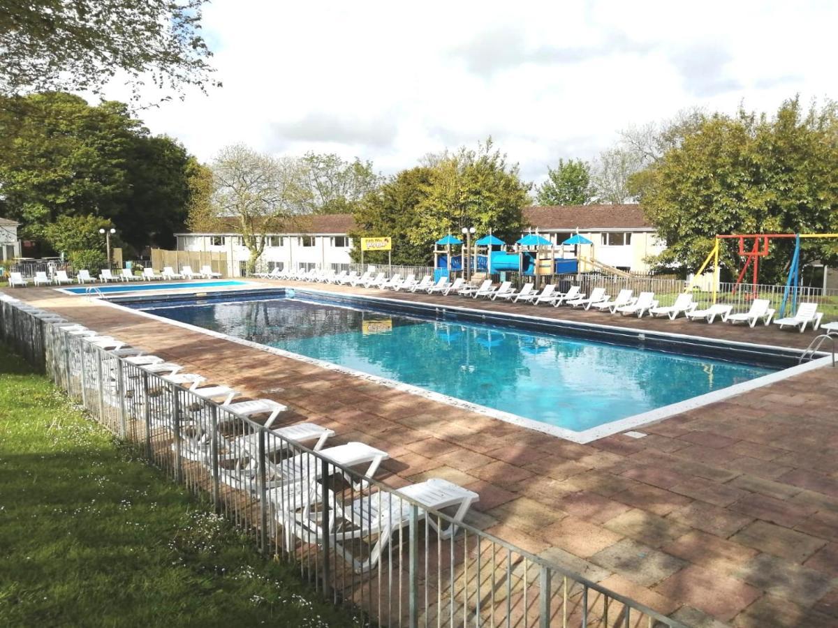 Cornwall Family Friendly Villa With Free Use Of Pool, Soft Play, Mini Golf, Tennis, Gym, Fitness Classes, Sauna And Ice Baths Newquay (Cornwall) Exterior photo
